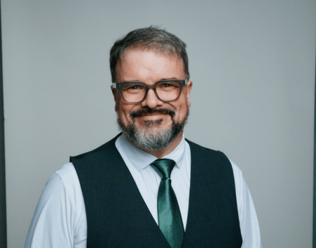 Andrew Dixon headshot