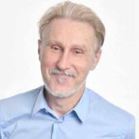 Emile Tompa headshot