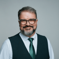 Andrew Dixon headshot