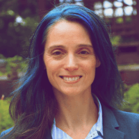 Tara Connolly headshot